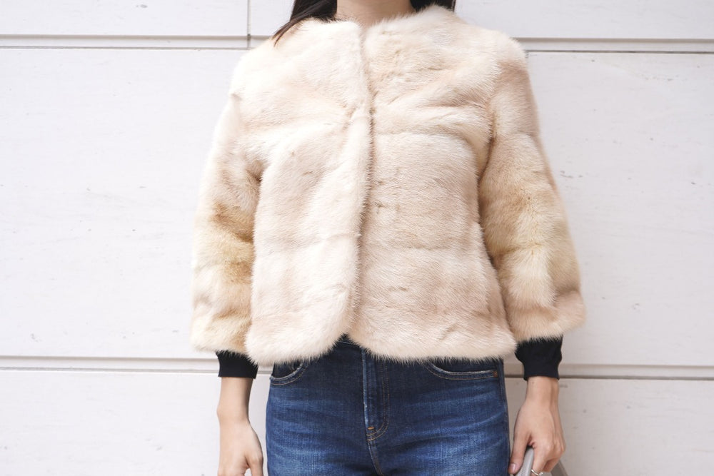 J-55 ノーカラーボレロジャケット（7~13号）横段、八分袖・袖口タック